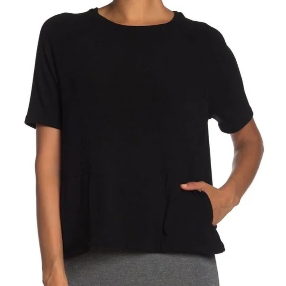 Go Couture Raglan Short Sleeve Crewneck Pocket Knit T Shirt in Black Siz…